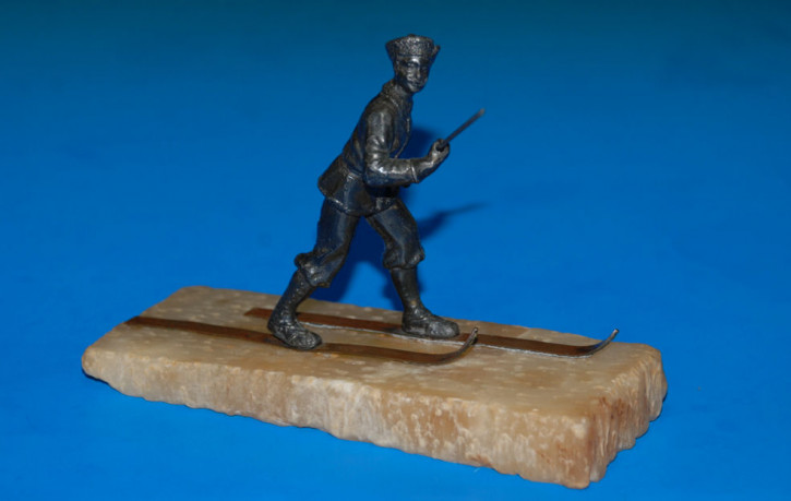 antiker Briefbeschwerer Schneeschuhläufer * um 1900
