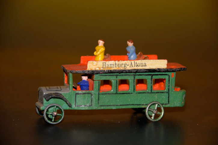 Erzgebirge Miniatur Autobus mit Fahrgästen * 20er Jahre