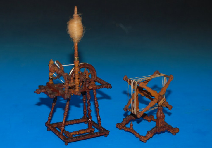 antique dollhouses spinning wheel & thread wickler * 1870-1880