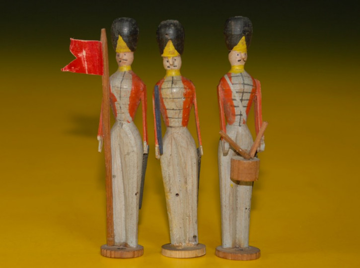 3 antique Erzgebirge soldiers nose figures * Englishmen * Seiffen at 1840-1850