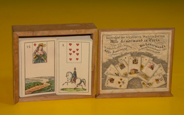 Kartenspiel der berühmten Wahrsagerin Mlle. Lenormand in Paris * Litho. handcolor.  um 1860