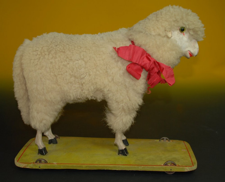 antique big wool sheep with voice & glass eyes * pulling toy at 1900