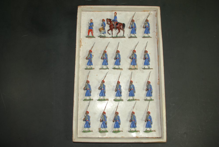 Heyde G. Dresden * Zinnfiguren Kasten mit 20 Turkos im Marsch * um 1900