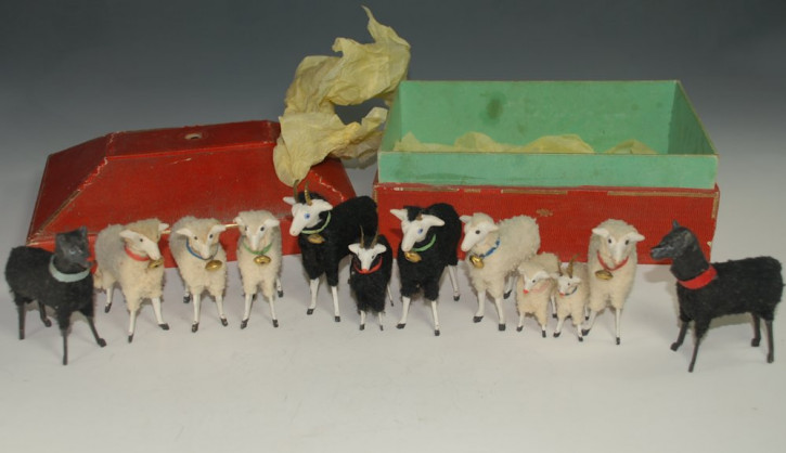 Wool sheep set * 12 part with black sheep & dogs * Germany at 1900