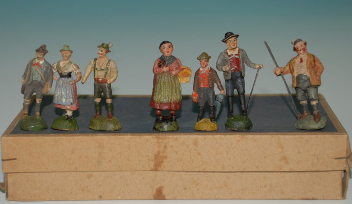 Pfeiffer Vienna * 7 miniature railway figures for trace of 0 * at 1900-1910