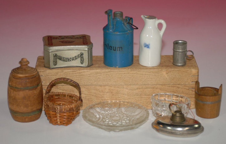 ancient shop accessories 10 parts u.a. Petroleum jug * around 1910/1920