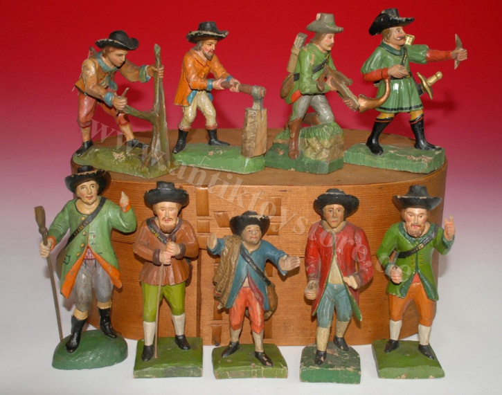 9 antique Erzgebirge Christmas mountain figures * partly movable * at 1860/1880