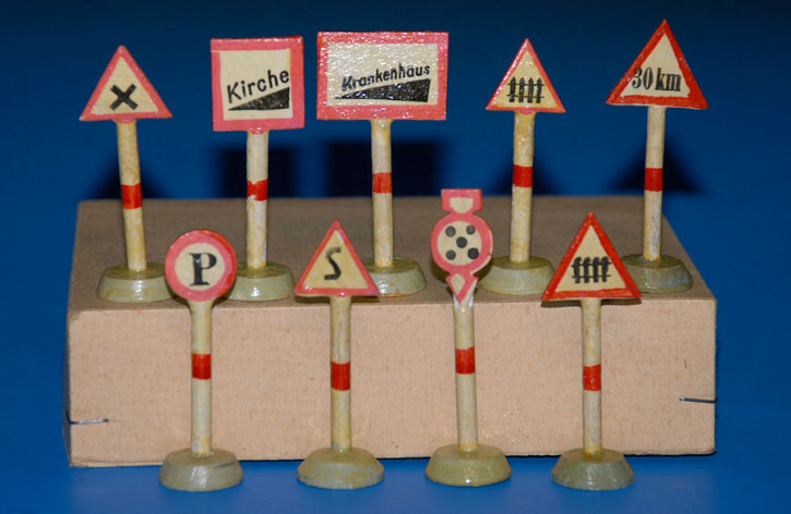 Erzgebirge miniatures * 9 x road signs * twenties