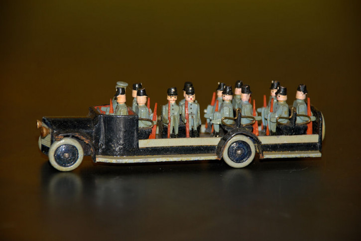 Erzgebirge miniature * Police force - police van * twenties