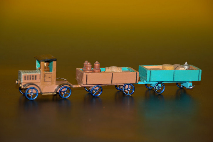 Erzgebirge miniature Heavy goods vehicle & 2 caravans * twenties