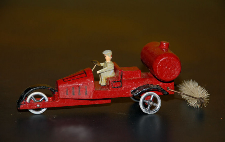 Erzgebirge miniature * Tricycle road-sweeper * twenties