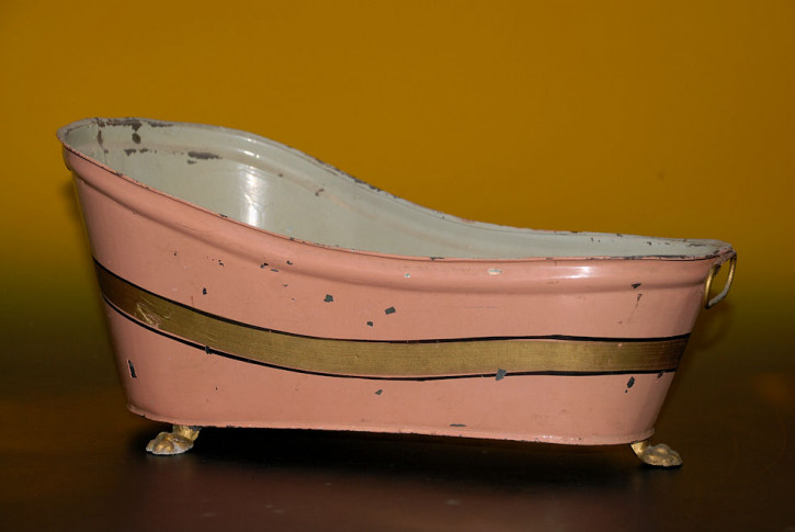 antique hand lacquered metal dolls bathtub * at 1900