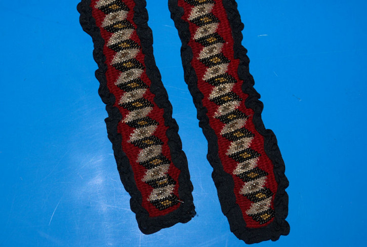 2 pearls embroidered ribbons * at 1860-1880