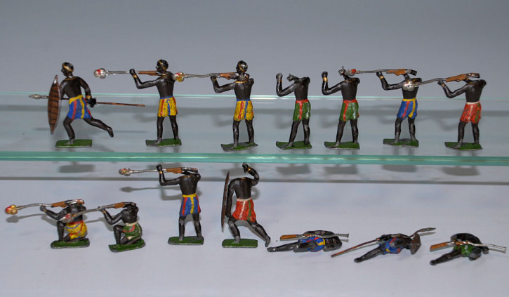 antike Zinnfiguren Eingeborene kämpfend * G. Heyde um 1900