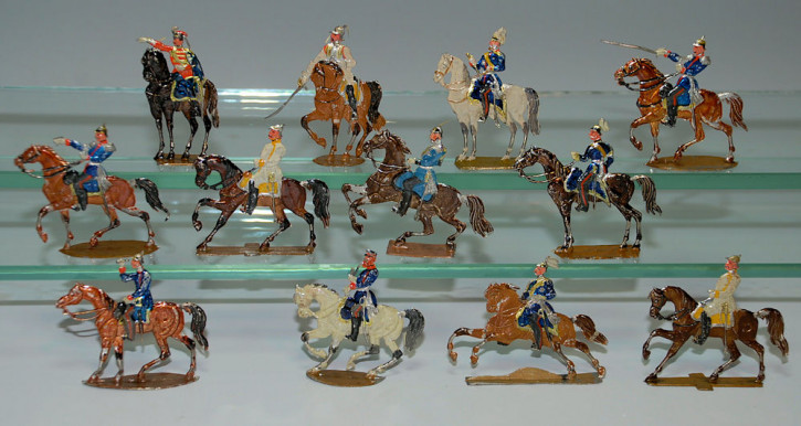 12 antike Zinnfiguren preuss. Offiziere zu Pferd * um 1880-1890