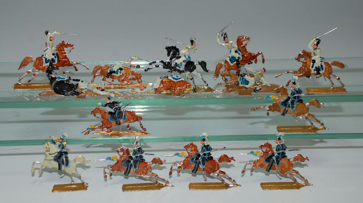 13 antike Zinnfiguren * kämpfende Kavallerie * um 1880-1890