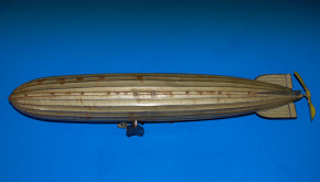 Tipp & Co. größtes Luftschiff Zeppelin DLZ 127 * von 1930