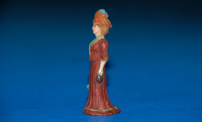 antique mass figure Pfeiffer Tipple Topple Vienna lady at 1911