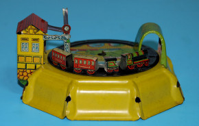 antikes Penny Toy Tisch Eisenbahnspiel Uhrwerk Litho. 20er J.