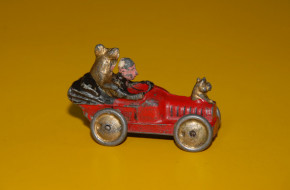 antikes Penny Toy Metallguß Oldtimer mit Bär * um 1900-1920