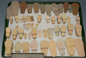 great lot doll shoe material * approx. 1500 original parts * 190