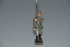 Lineol standard-bearer with a Hausser flag metal litho. * thirti