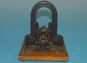 great solid magnet dynamo machine * at 1900