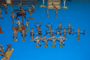 rare Heyde tin figures * demonstrate place - recruit drill * 190