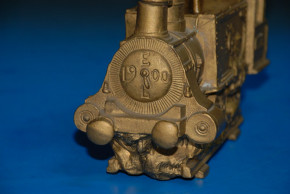 antike Dampflok aus Spritzguß * Schreibtisch Modell * um 1900