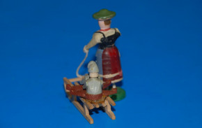 Erzgebirge figures mother with twins on sledges * Seiffen twenti