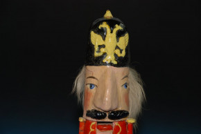 Erzgebirge seltener Nussknacker Soldat mit Pickelhaube * um 1860 – 1880