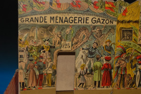 uraltes Jahrmarkt Spiel, Menagerie mit erzgebirgischen Borstenkinnel - Wackelfiguren * um 1900