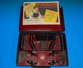 Märklin metal box of building blocks no. 101/1 * additional box of train oil sports facilities * as of 1928