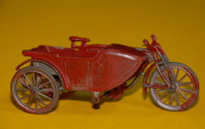 uraltes Penny Toy Beiwagen Motorrad * Zinnguß handbemalt * um 1920