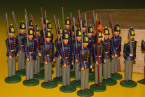 Erzgebirge soldiers figure sentence in the original shaving box of * at 1850