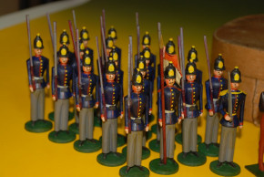 Erzgebirge soldiers figure sentence in the original shaving box of * at 1850