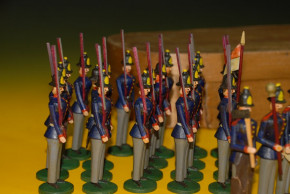 Erzgebirge soldiers figure sentence in the original shaving box of * at 1850