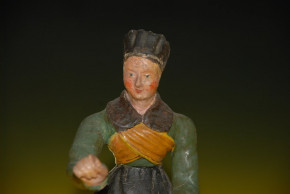 Biedermeier Pappmaché Figur - Frau füttert Pfau * um 1820/1830