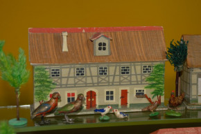 antique Erzgebirge farm - poultry court with papier-mâché figures * at 1880