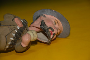 Head shaking figure from papier-mâché * Candybox - soldier with ammunition belt * at 1900