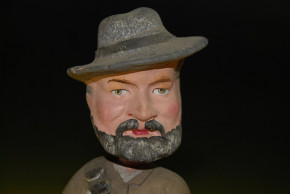 Head shaking figure from papier-mâché * Candybox - soldier with ammunition belt * at 1900