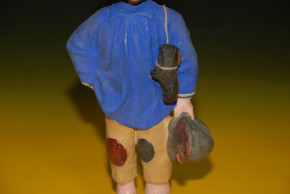 Kopfwackelfigur Pappmaché * Junge mit Huhn im Gepäck * um 1860-1880