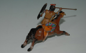 Georg Heyde tin figure * Indians with spear & shield riding on * at 1900