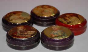 5 miniature tin cans with children's motifs * litho tin. * France at 1900