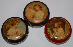 5 miniature tin cans with children's motifs * litho tin. * France at 1900