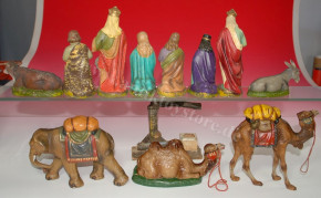 antique large pyramid nativity figures made of paper mache * 12 parts * at 1900