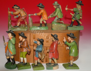 9 antique Erzgebirge Christmas mountain figures * partly movable * at 1860/1880