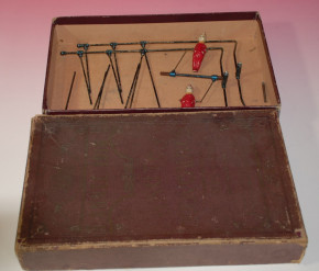 Akrobaten Überschlagspiel mit 2 Pappmaché Clown´s in Schachtel * 1916