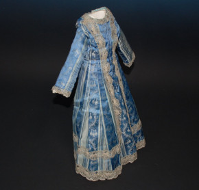 herrschaftliches Puppenkleid aus Seide & Silberfadenspitze * um 1860