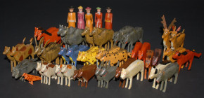 antique Seiffen half-timbered board ark with 5 figures & 42 animals * german at 1880/1890